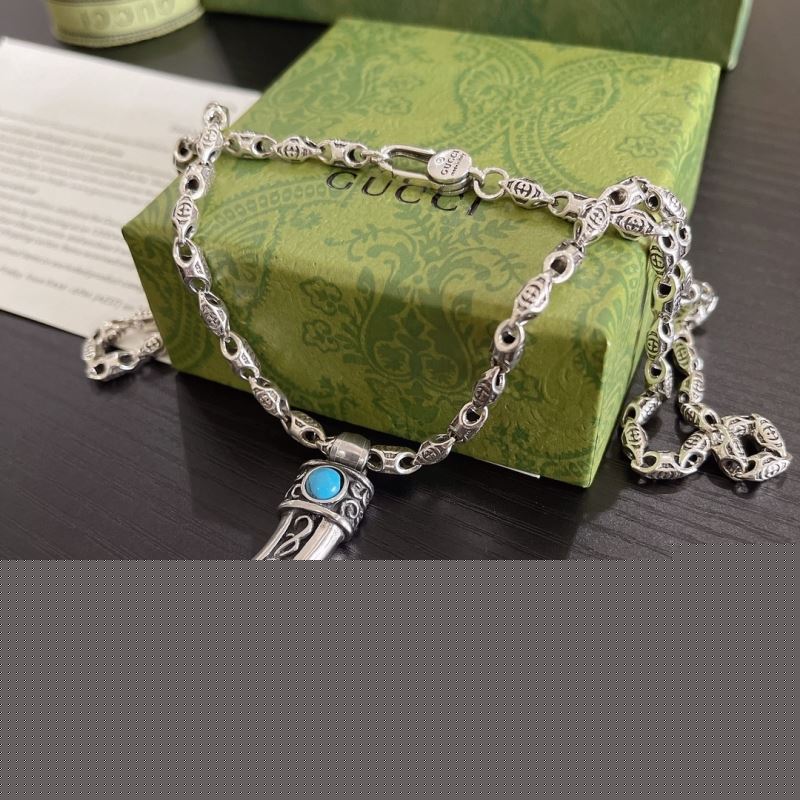 G*u*i necklaces